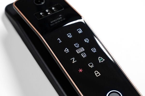 TITAN - HiSec® Arcfelismerő zár - Motoros nyitás zárás, beépített kamera és monitor-7 TITAN - HiSec® Arcfelismerő zár - Motoros nyitás zárás, beépített kamera és monitor